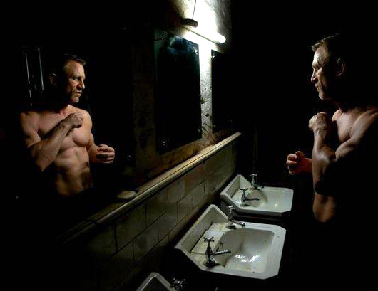 craig Daniel Craig looking in mirror