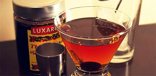 The Blackthorn Cocktail Recipe: An Aromatic Gin Cocktail