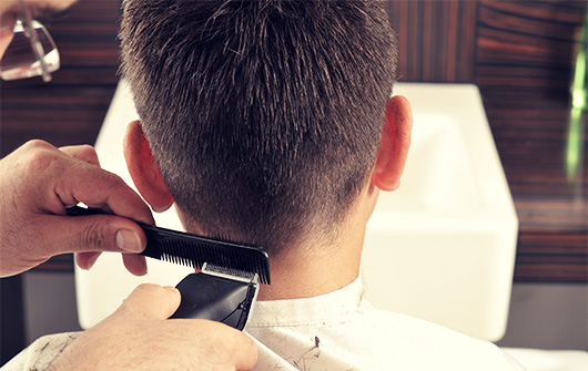 how much to tip a bartender or stylist