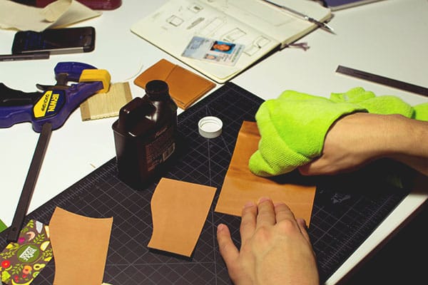 Make a leather wallet 08