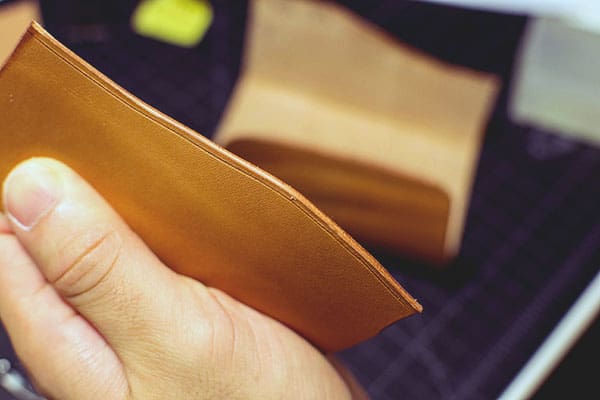 Make a leather wallet 19