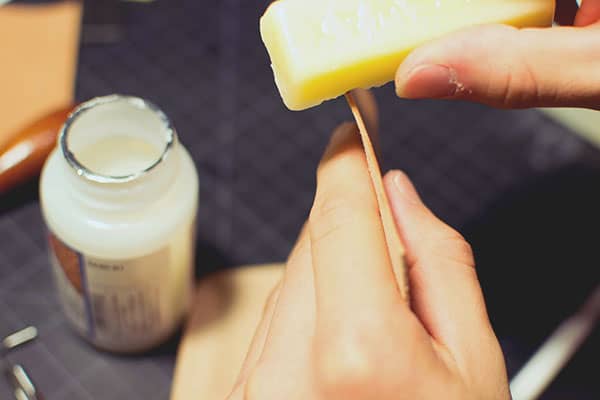 Make a leather wallet 22 Burnishing