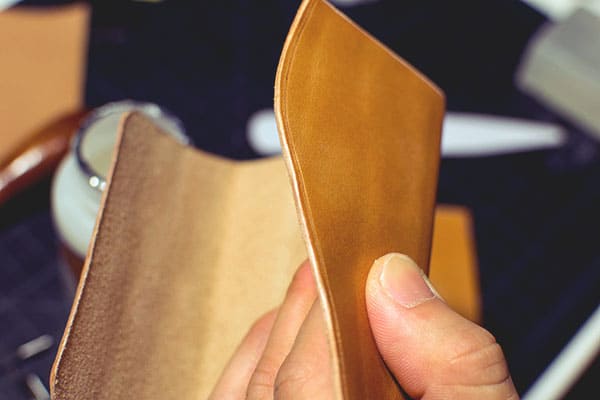 Make a leather wallet 23