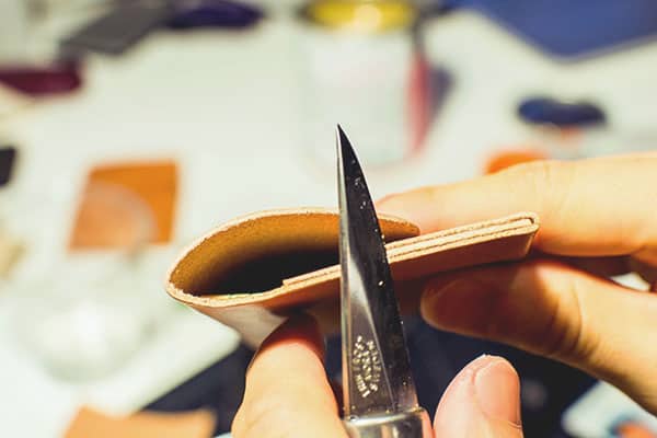 Make a leather wallet 29