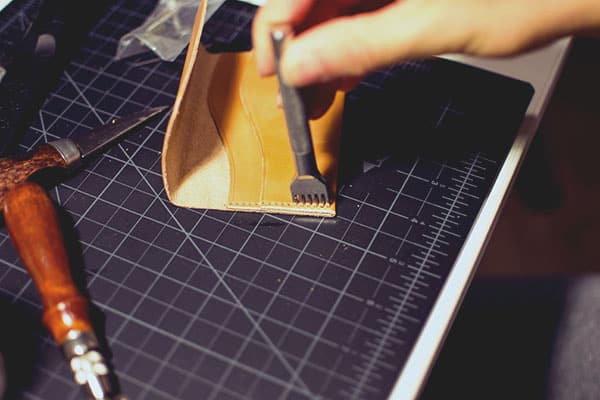Make a leather wallet 31
