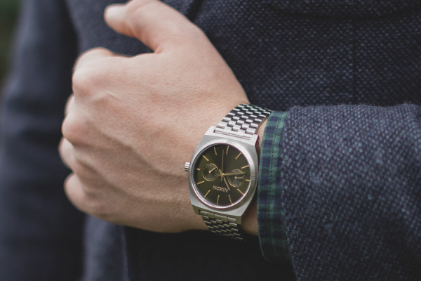 Nixon Time Teller Chronograph Olive Sunray the perfect vintage omega watch