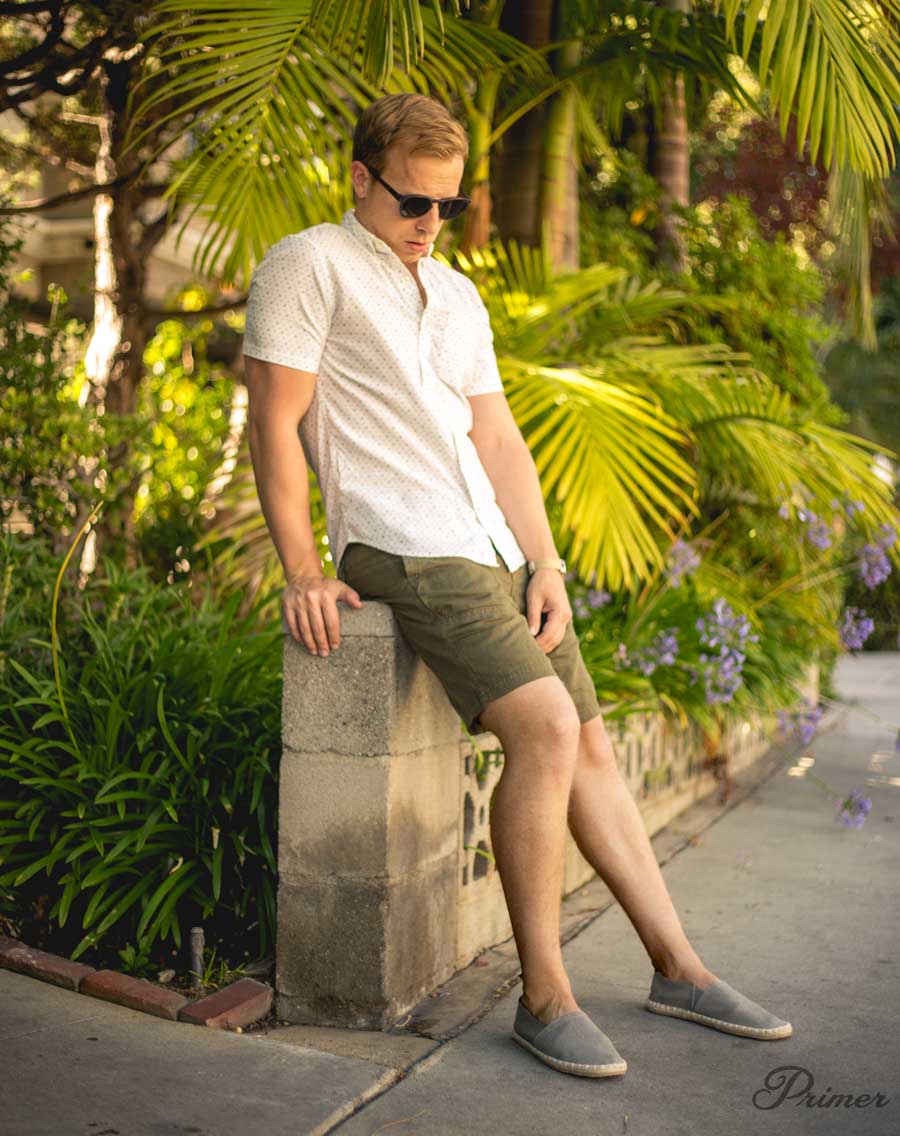 men summer outfit espadrilles green shorts Primer The Getup