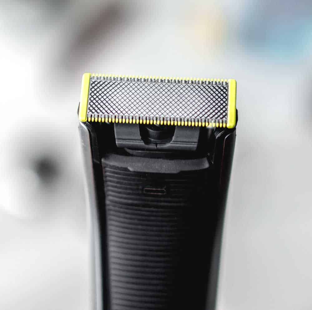 A close up of a razor