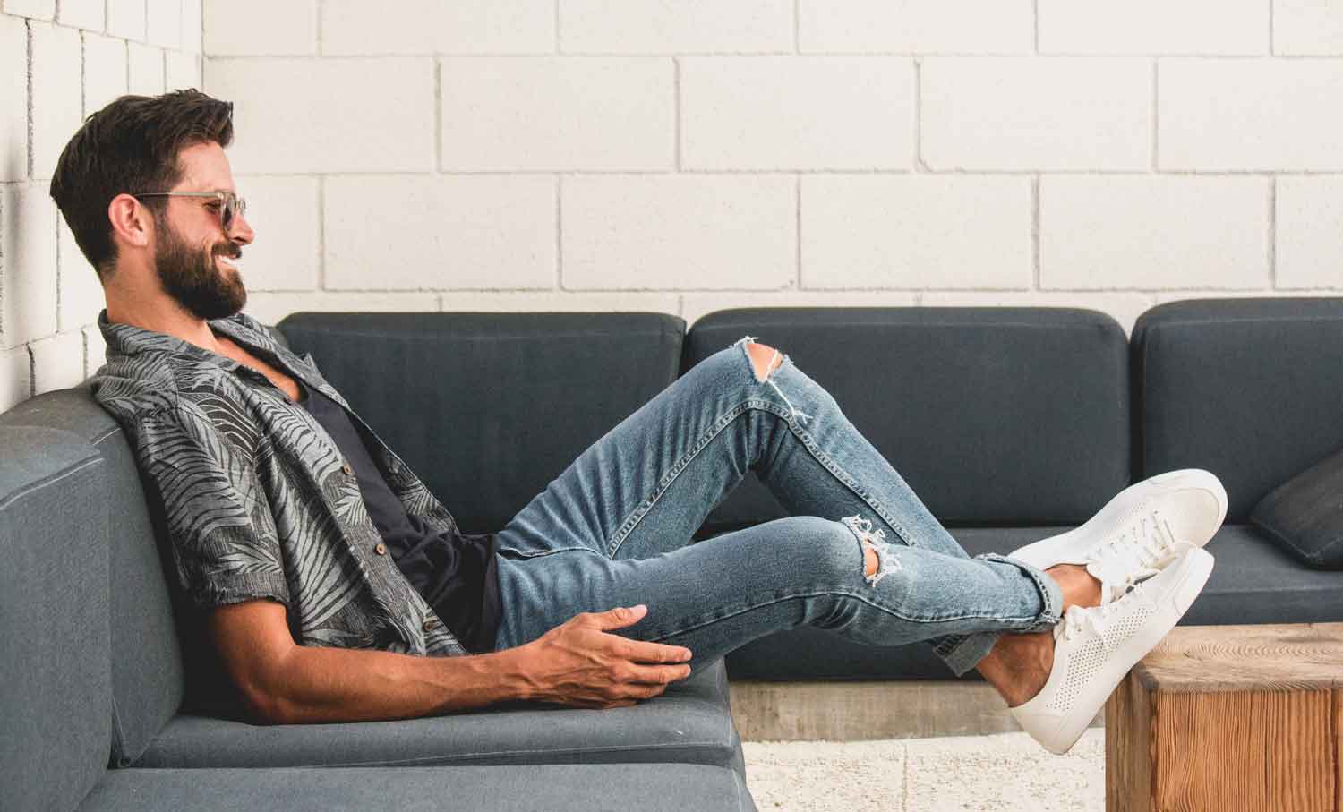 amazon_2 summer style floral shirt ripped light denim jeans white sneakers men