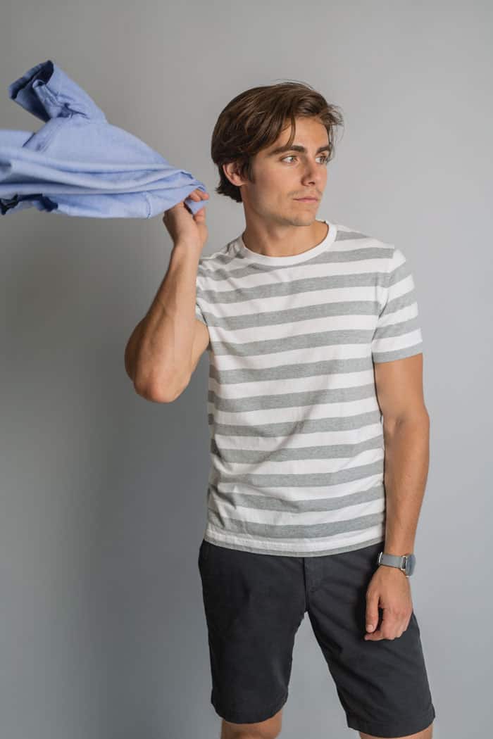 men's gray and white striped t shirt