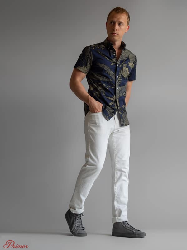 men summer outfit floral shirt white jeans gray high top sneakers