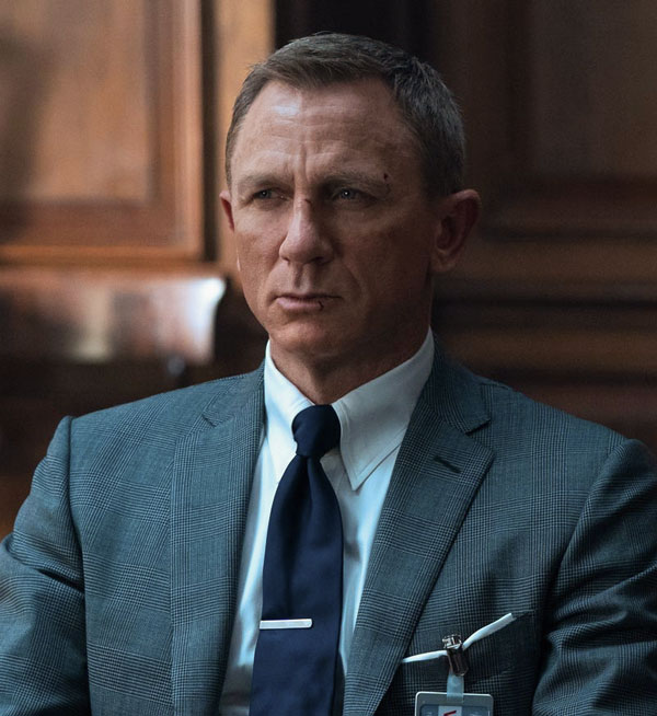 james bond wearing tab collar