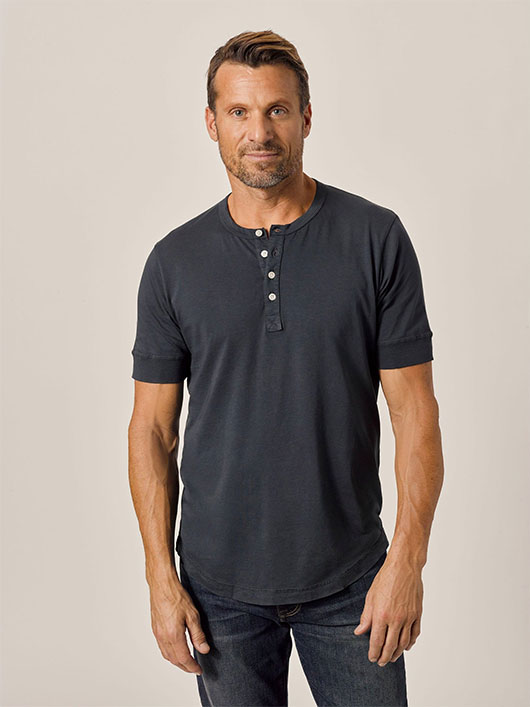 buck mason short sleeve henley