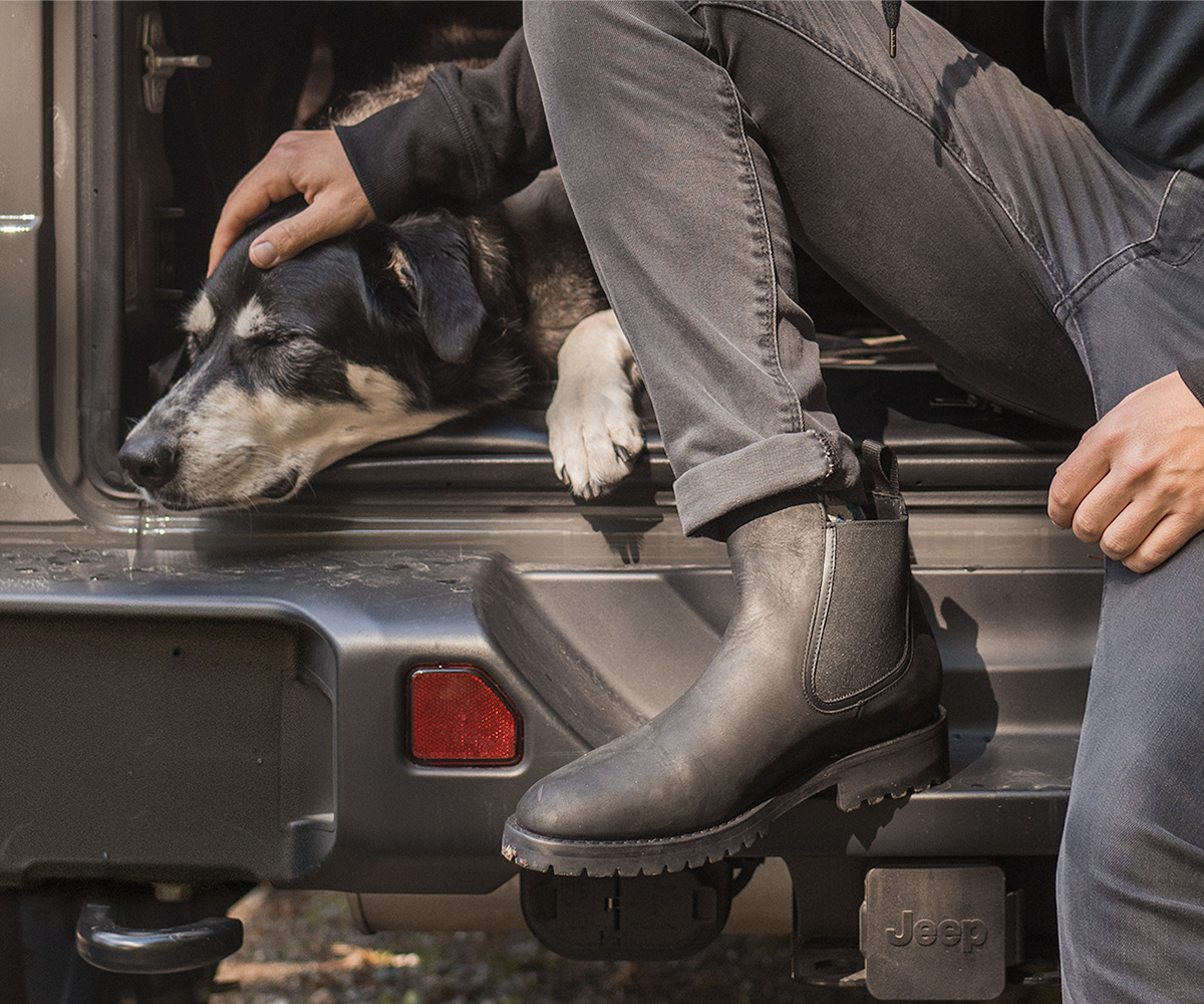 black chelsea boots men