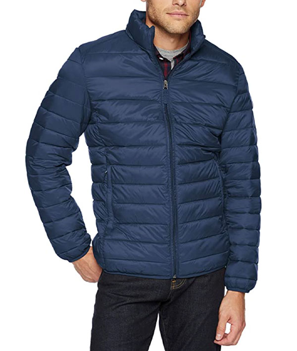 Amazon Essentials Men's Lightweight Water-Resistant Packable Puffer Jacket in navy blue