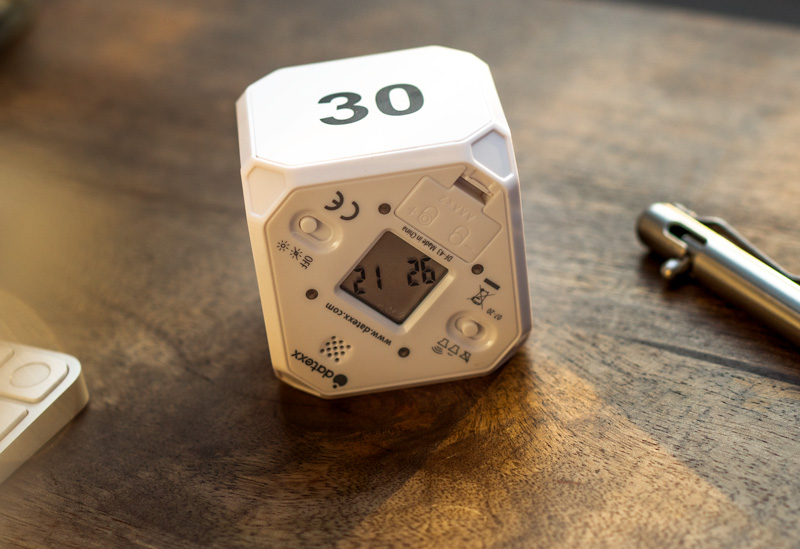 flippable desk time cube