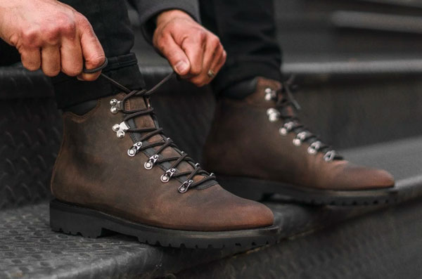 thursday boots commander