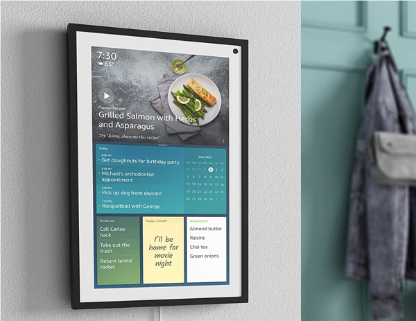 an echo show smart display device