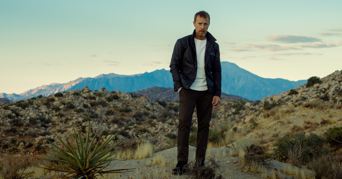 The Black Waxed Canvas Jacket You’ll Wear Everywhere This Fall + 3 Outfits