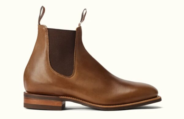 chelsea style leather boot with high arch design