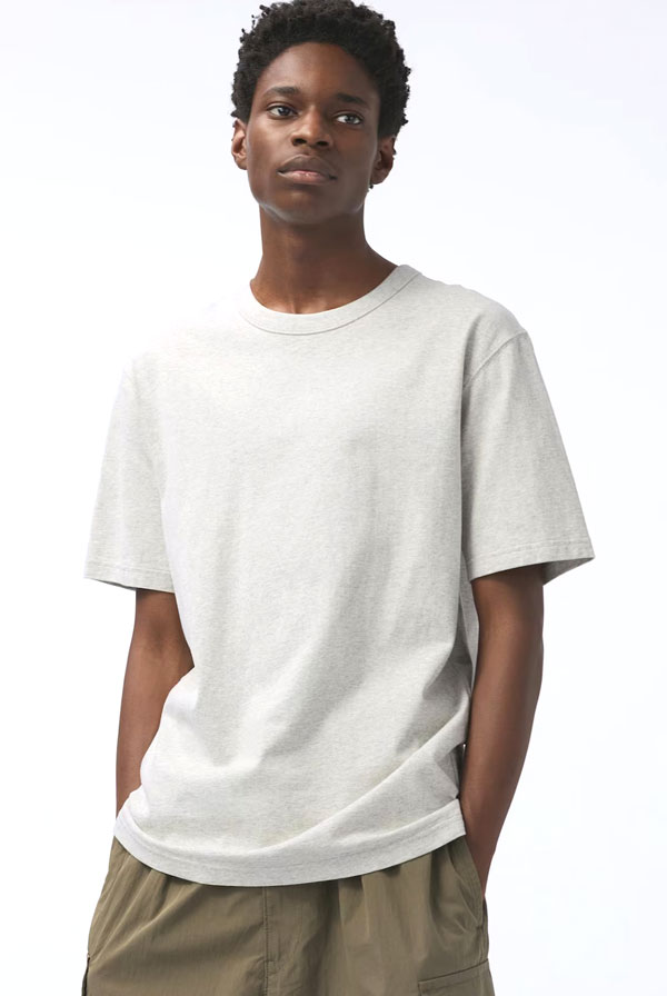 uniqlo tshirt
