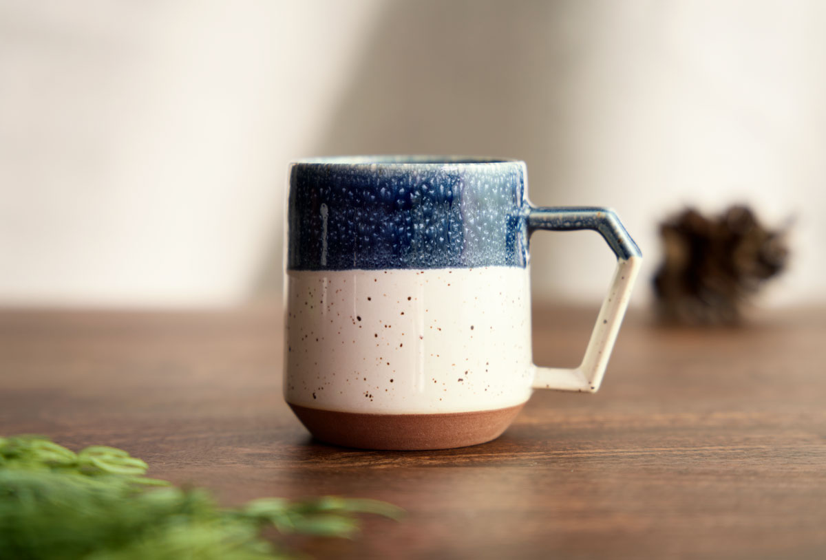 blue and white mug