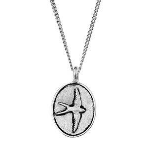 nami pendant necklce