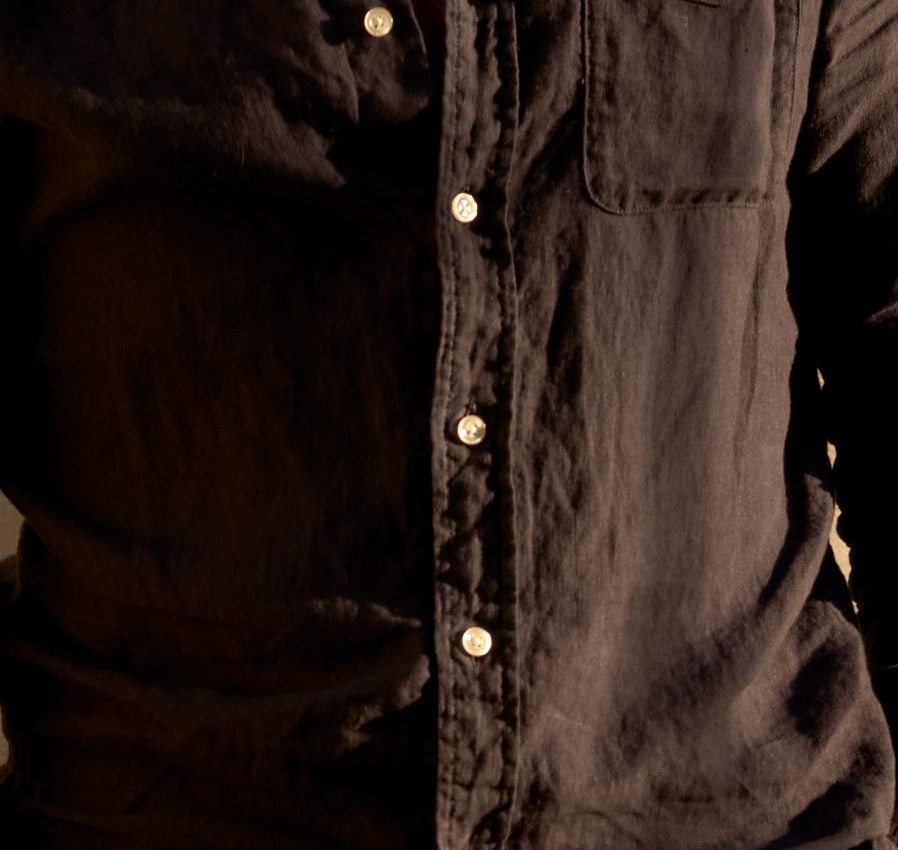nice linen shirt placket sitting flat