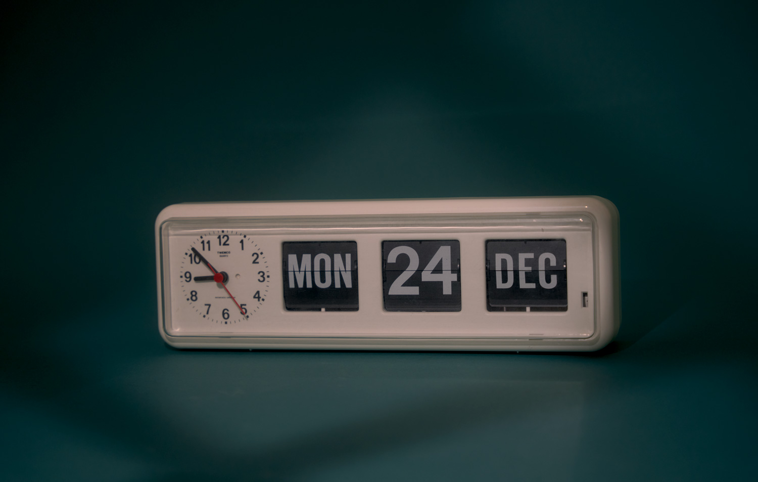 twemco home interior gift idea for men the twemco flip clock