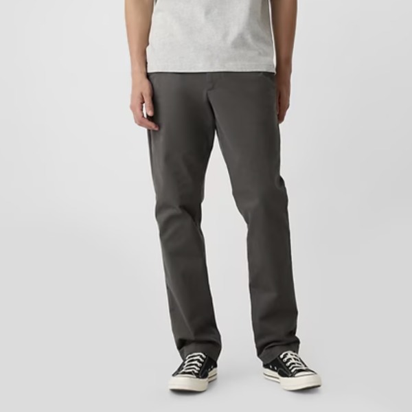 man wearing straight fit pants with casual shoes